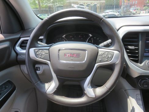 Used 2018 GMC Acadia SLT w/ LPO, Black Accent Package AWD/4WD image 14