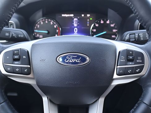 Used 2022 Ford Explorer XLT w/ Equipment Group 202A AWD/4WD image 22