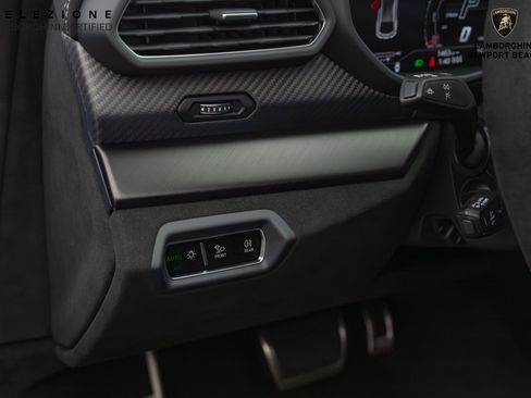 Used 2024 Lamborghini Urus Performante image 31