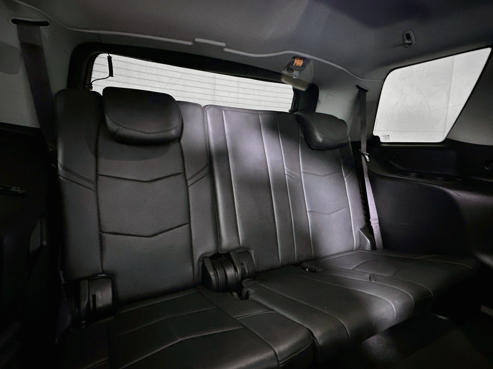 Used 2015 Cadillac Escalade Luxury AWD/4WD image 29