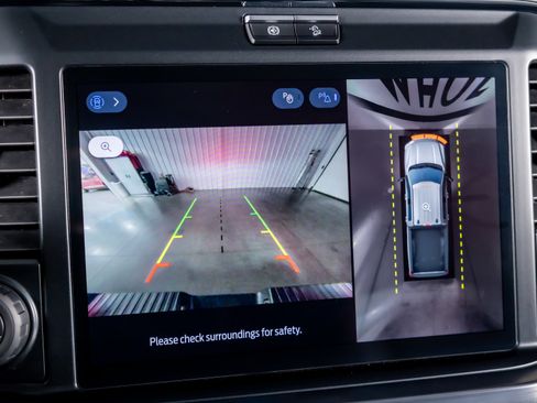 Used 2025 Ford F350 Lariat w/ Lariat Ultimate Package image 9