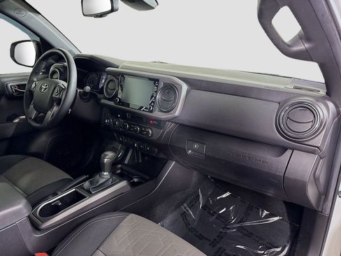 Used 2023 Toyota Tacoma TRD Off-Road w/ Technology Package AWD/4WD image 29