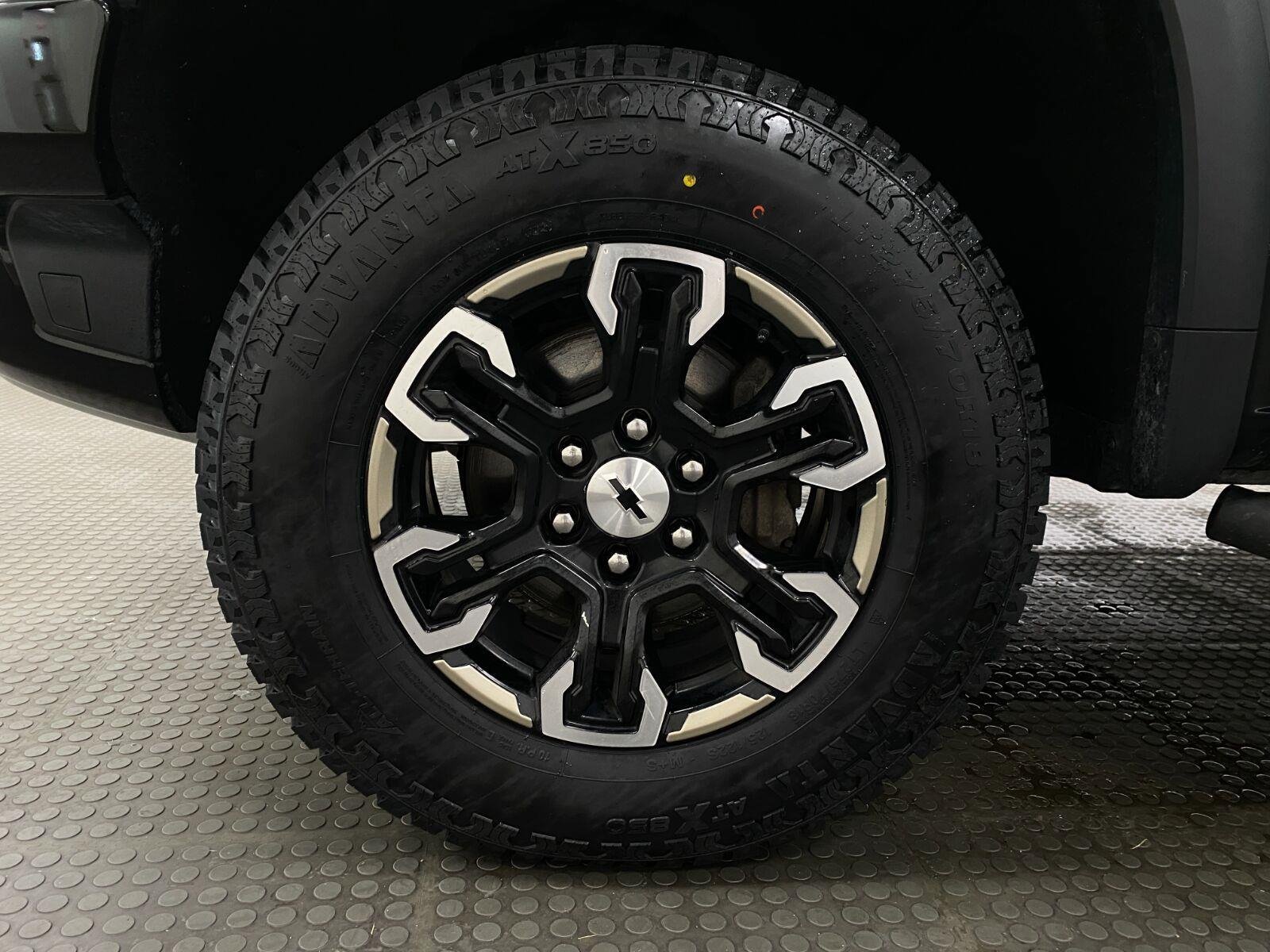 Used 2022 Chevrolet Silverado 1500 ZR2 AWD/4WD image 13