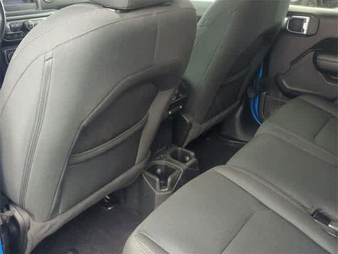 Used 2022 Jeep Gladiator Sport image 18