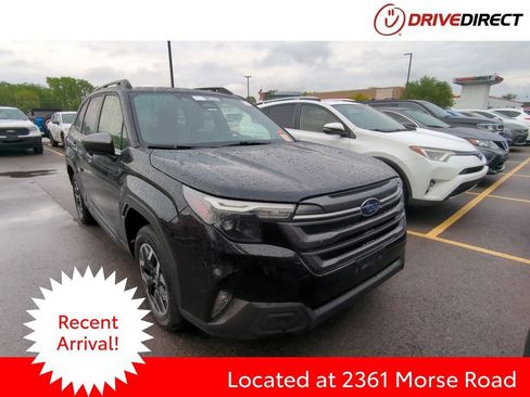 Used 2025 Subaru Forester Premium AWD/4WD image 1