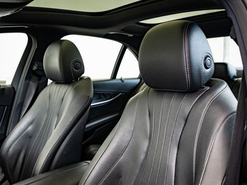 Used 2018 Mercedes-Benz E 400 4MATIC Sedan w/ Premium 1 Package image 24