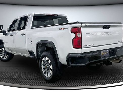 Used 2023 Chevrolet Silverado 2500 Custom w/ Custom Value Package AWD/4WD image 4