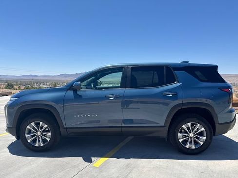 Used 2025 Chevrolet Equinox LT AWD/4WD image 2
