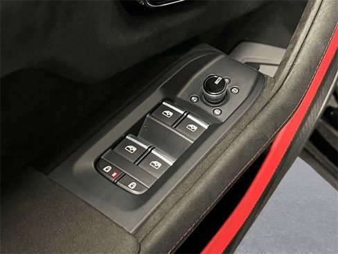 Used 2023 Lamborghini Urus Performante image 16