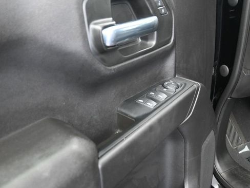 Used 2023 Chevrolet Silverado 1500 Custom Trail Boss w/ LPO, Dark Essentials Package AWD/4WD image 10