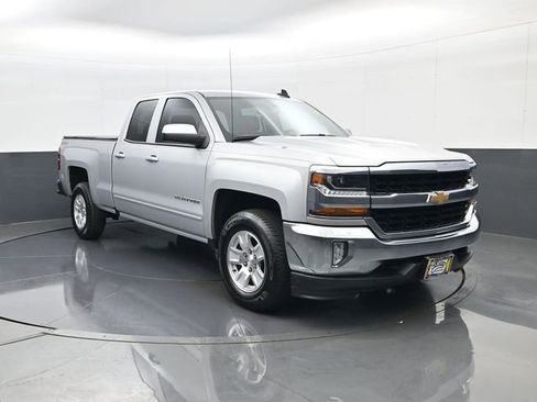 Used 2017 Chevrolet Silverado 1500 LT w/ All Star Edition AWD/4WD image 3