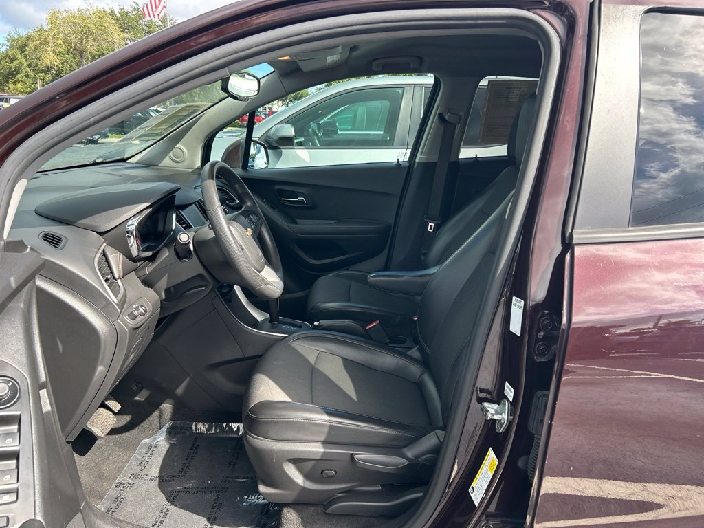 Used 2022 Chevrolet Trax LT AWD/4WD image 16