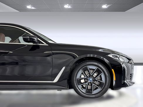 Used 2023 BMW i4 eDrive35 w/ Premium Package RWD image 34