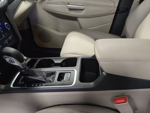 Used 2018 Ford Escape SE image 26