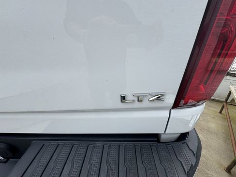 Used 2020 Chevrolet Silverado 2500 LTZ w/ LTZ Premium Package image 24