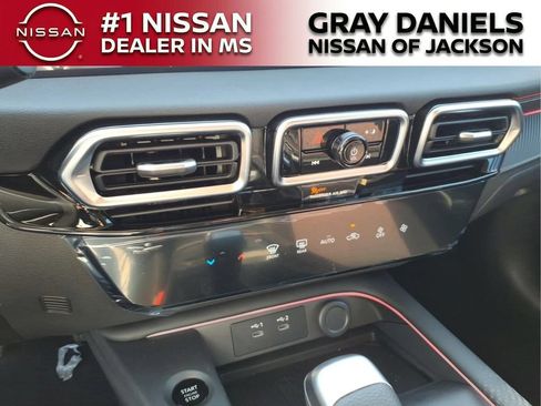 New 2026 Nissan Sentra SR w/ Floor Mat Package FWD image 17