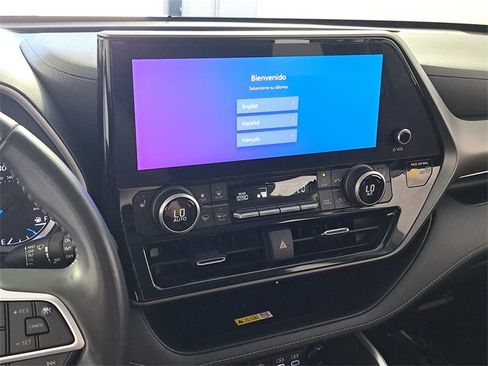 Used 2023 Toyota Highlander XLE image 28