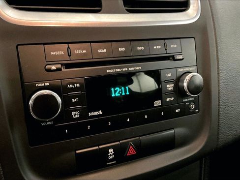 Used 2013 Dodge Avenger SE image 21