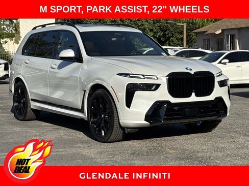 Used 2023 BMW X7 xDrive40i w/ M Sport Package AWD/4WD image 1