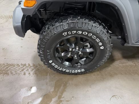 Used 2022 Jeep Wrangler Sport AWD/4WD image 9