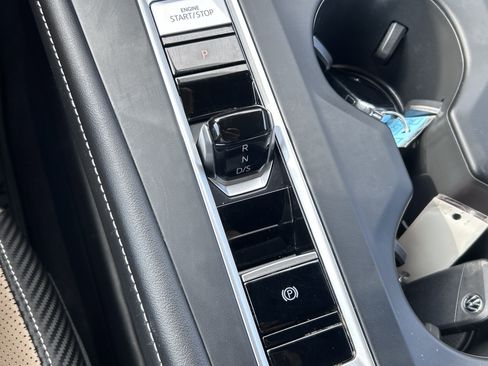 Used 2024 Volkswagen Atlas Cross Sport SE image 15