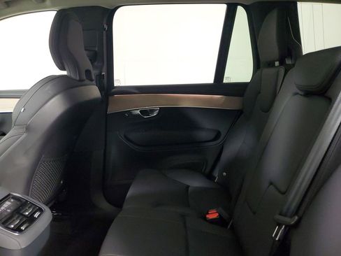 Used 2025 Volvo XC90 B6 Plus image 14