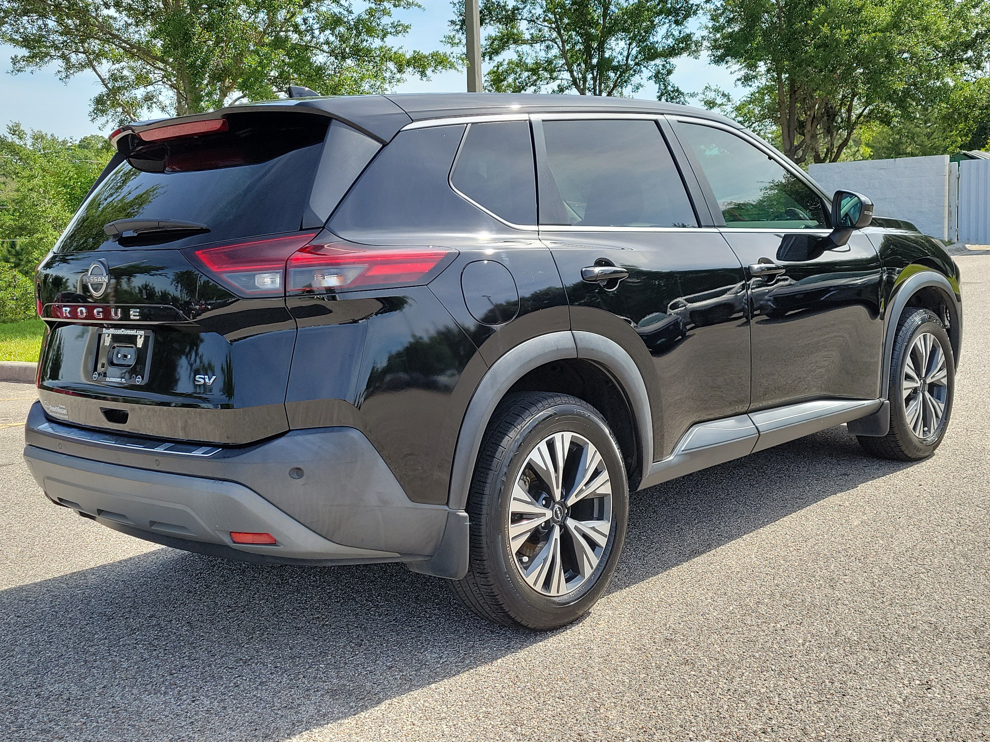 Certified 2022 Nissan Rogue SV FWD image 5