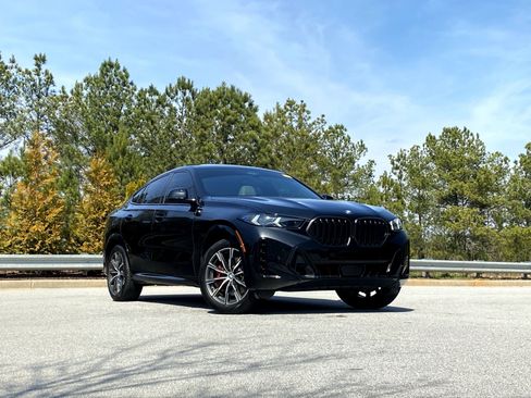 Used 2024 BMW X6 xDrive40i w/ M Sport Professional Package image 2