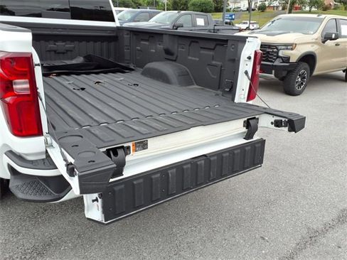 Used 2025 Chevrolet Silverado 3500 High Country w/ High Country Premium Package image 7