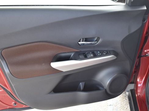 Used 2020 Nissan Kicks SR image 24