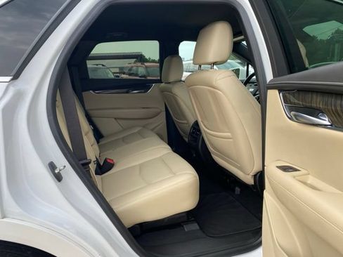 Used 2019 Cadillac XT5 FWD image 11
