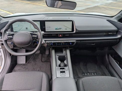 New 2025 Hyundai Ioniq 6 SE image 25
