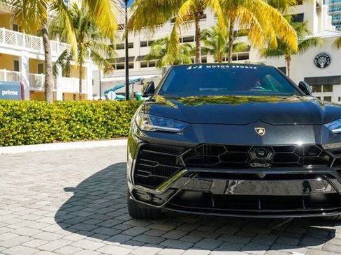 Used 2022 Lamborghini Urus image 8