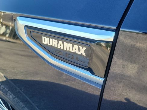 Used 2023 GMC Yukon XL Denali image 9