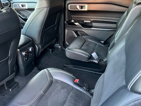 Certified 2022 Ford Explorer ST image 4