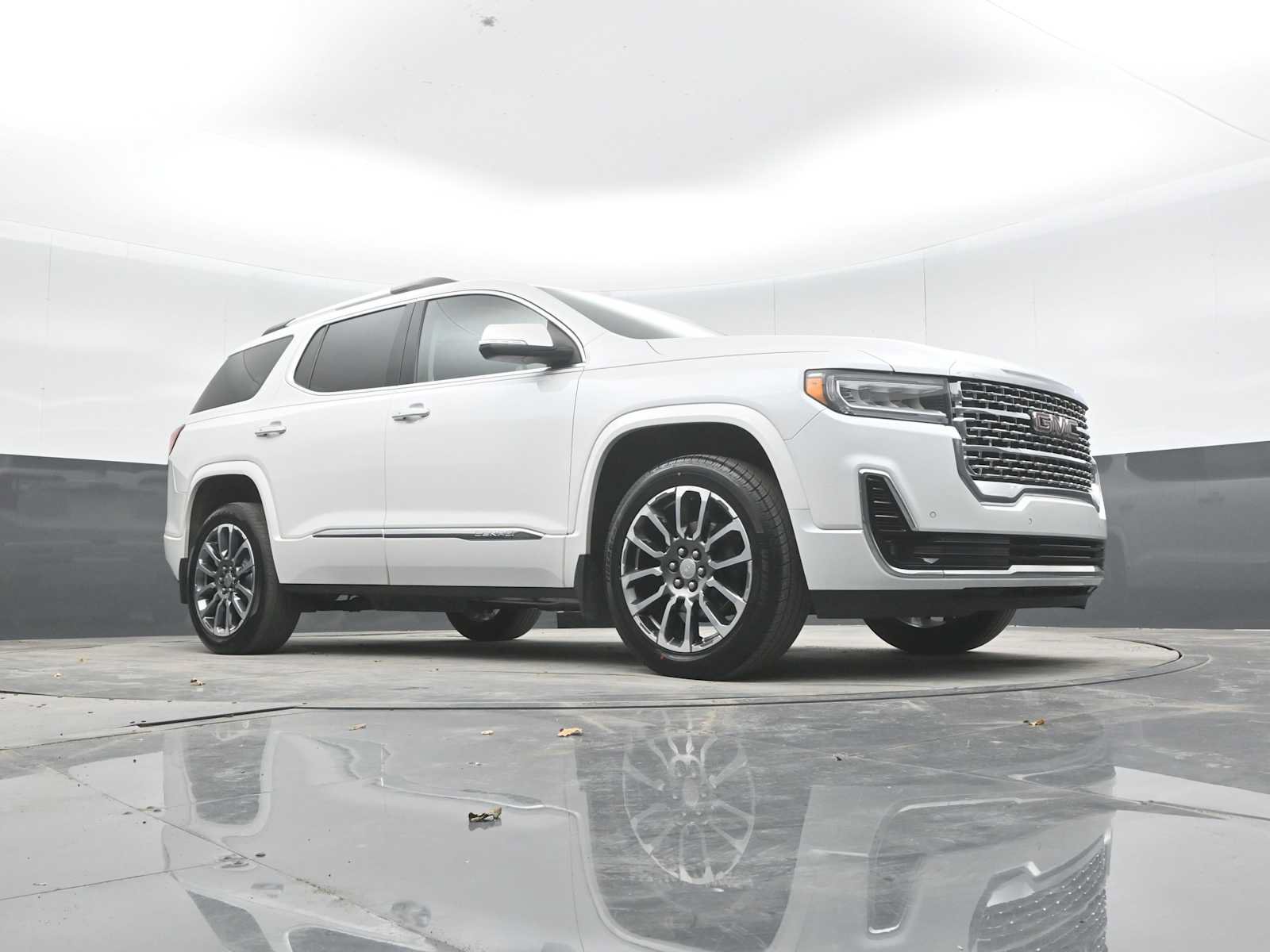 Used 2020 GMC Acadia Denali w/ LPO, Floor Liner Package AWD/4WD image 43