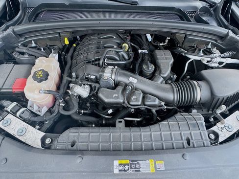 Used 2023 Jeep Grand Cherokee L Laredo RWD image 34