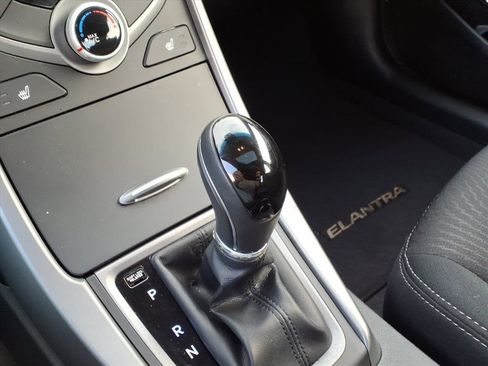 Used 2016 Hyundai Elantra Value Edition image 17