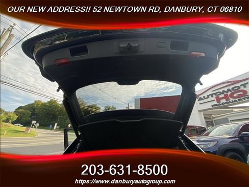 Used 2021 Porsche Macan AWD/4WD image 26