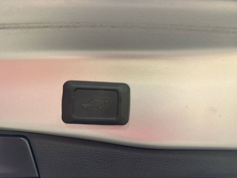 Used 2024 Toyota RAV4 SE w/ Convenience Package image 23