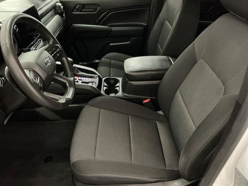 Used 2023 Chevrolet Colorado Trail Boss w/ Technology Package AWD/4WD image 9