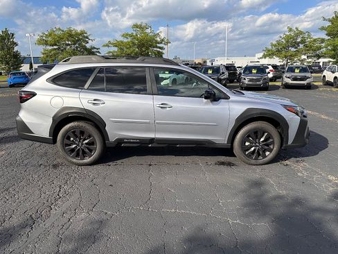 Certified 2025 Subaru Outback Onyx Edition AWD/4WD image 2