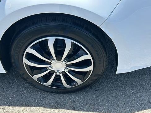 Used 2022 Toyota Corolla LE FWD image 6