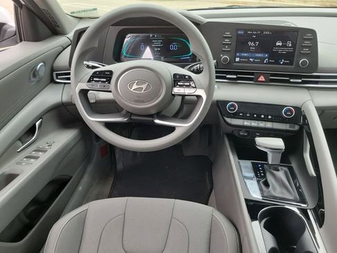 New 2026 Hyundai Elantra Hybrid FWD image 7