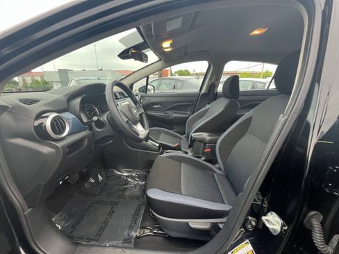 Used 2025 Nissan Versa SV FWD image 24