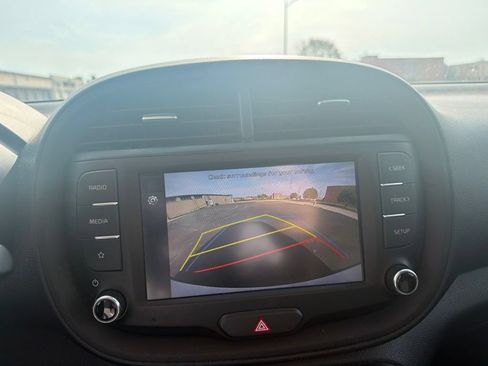 Used 2023 Kia Soul LX FWD image 9
