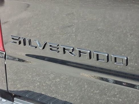 Used 2024 Chevrolet Silverado 1500 ZR2 image 38