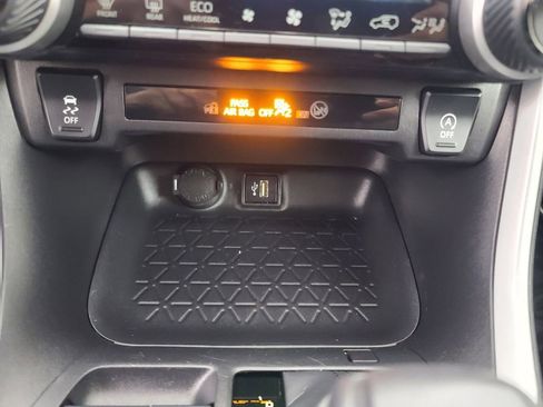 Used 2025 Toyota RAV4 XLE image 35