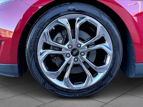 Used 2017 Ford Taurus SHO image 10