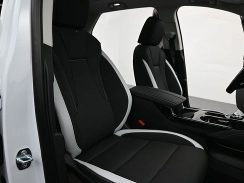 New 2025 Buick Envision Sport Touring image 27